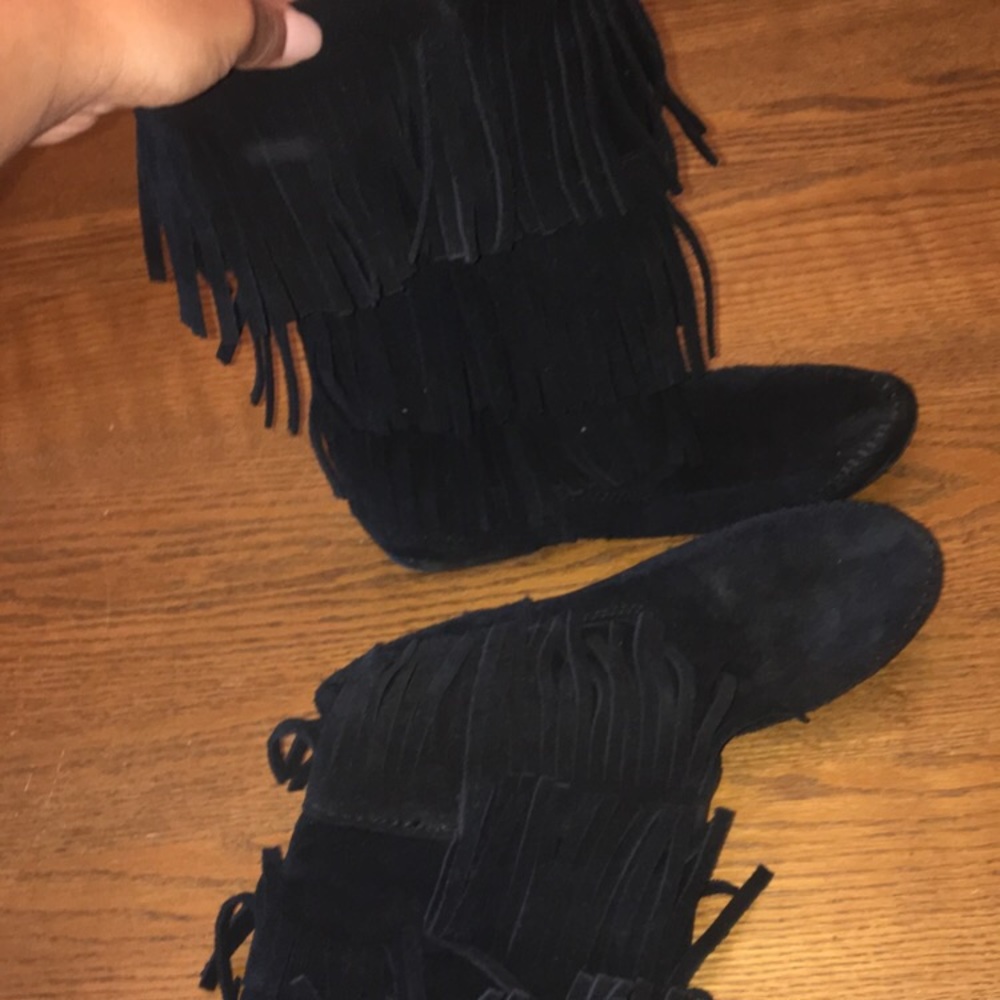 Minnetonka fringe boots